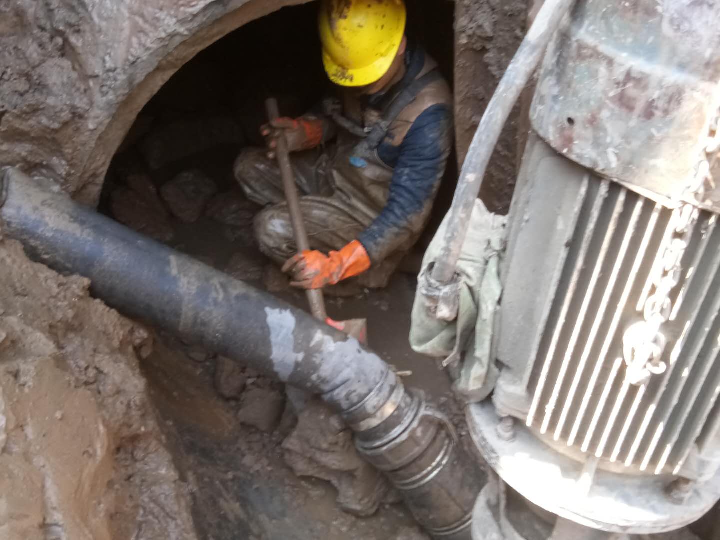 张金镇管道清淤