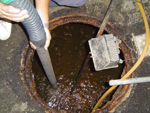 张金镇隔油池清理