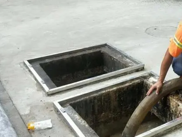 张金镇化粪池清理