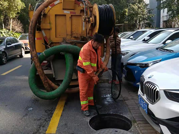 张金镇排污管道清淤